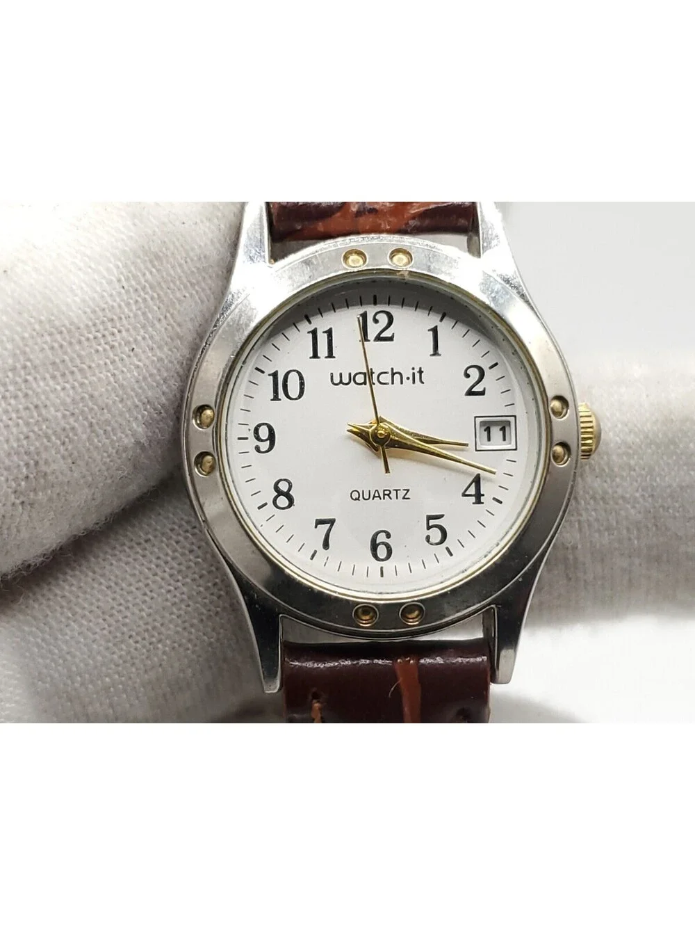 Watch-it Quartz Women Watch New Batter Silver Tone White Date Dial 23mm